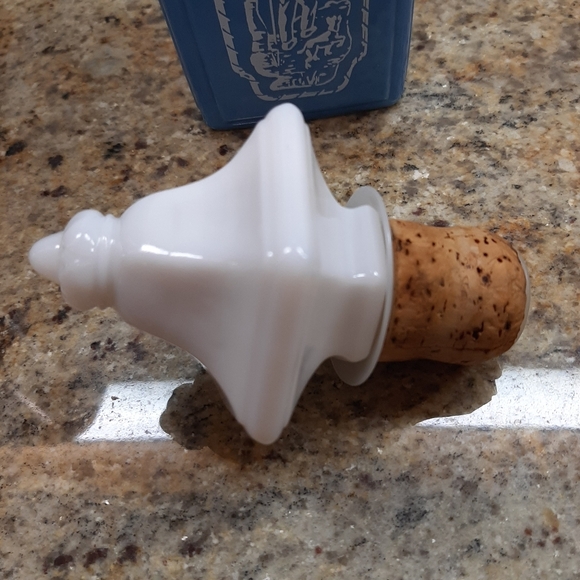 VTG JAMES BEAM CERAMIC BOTTLE - Picture 6 of 11